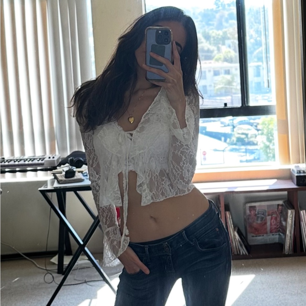 White lace lace up top